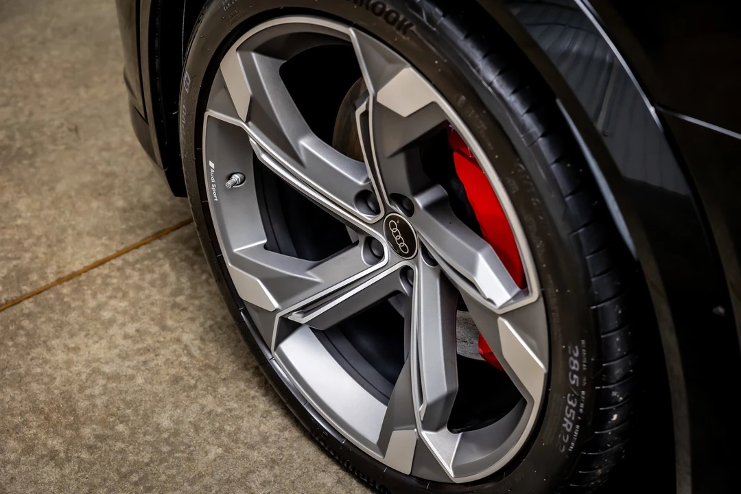 2024 Audi SQ8 e-tron - Image 19 of 21