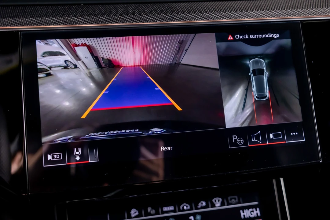 2024 Audi SQ8 e-tron - Image 12 of 21