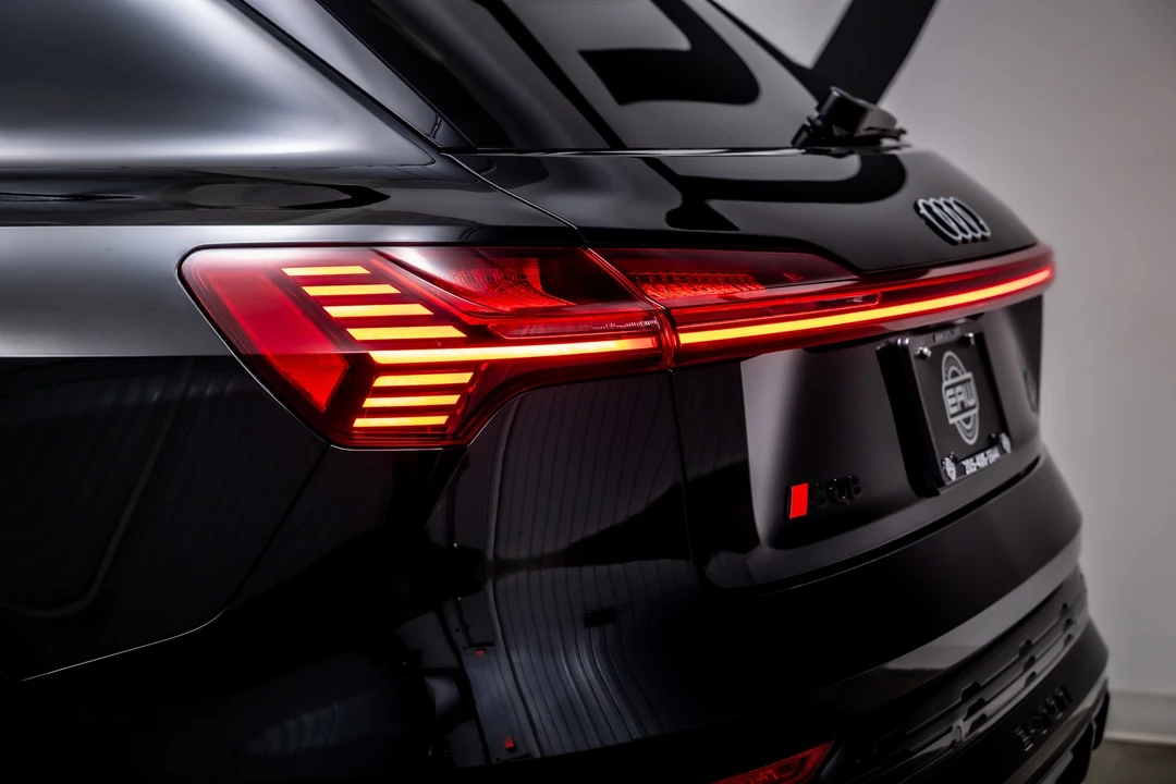 2024 Audi SQ8 e-tron - Image 13 of 21