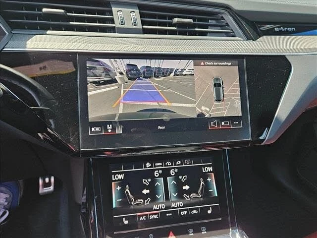 2024 Audi SQ8 e-tron - Image 12 of 20