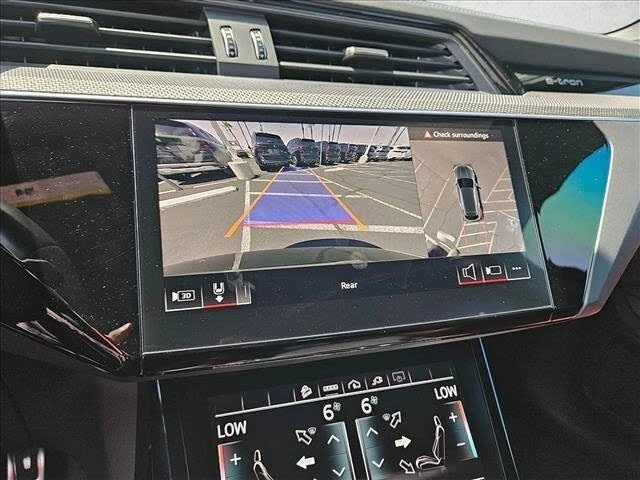 2024 Audi SQ8 e-tron - Image 13 of 20