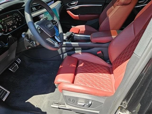 2024 Audi SQ8 e-tron - Image 16 of 20