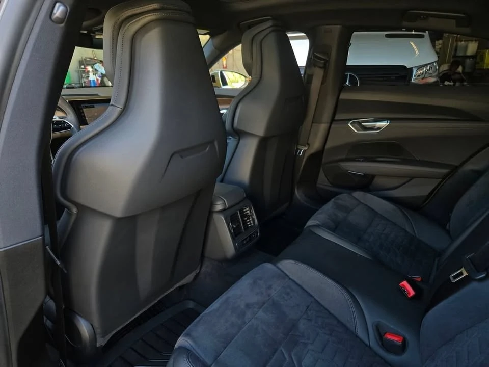 2024 Audi e-tron GT - Image 14 of 19