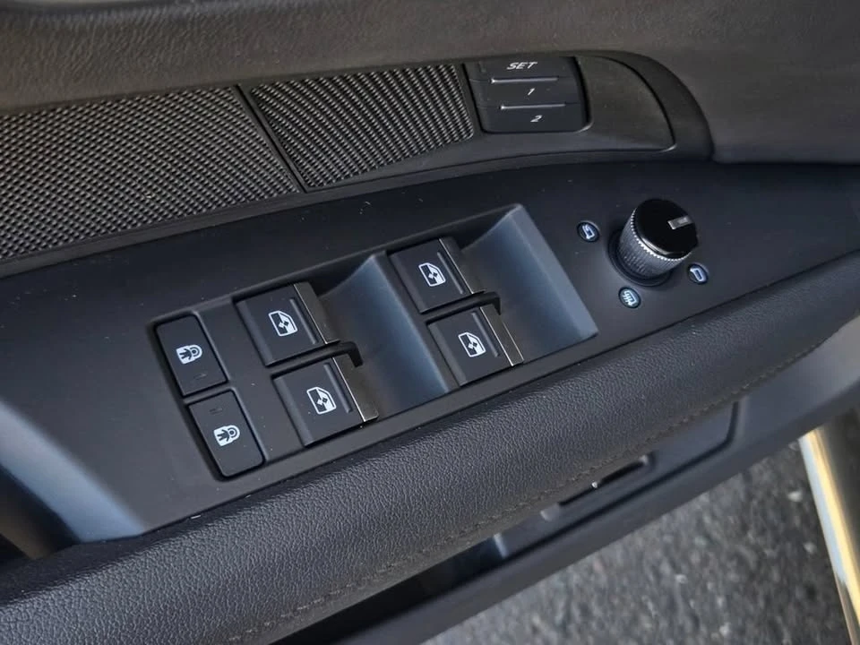 2024 Audi e-tron GT - Image 12 of 19