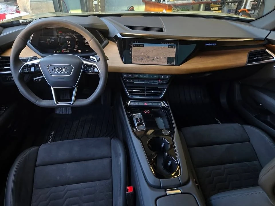 2024 Audi e-tron GT - Image 16 of 19
