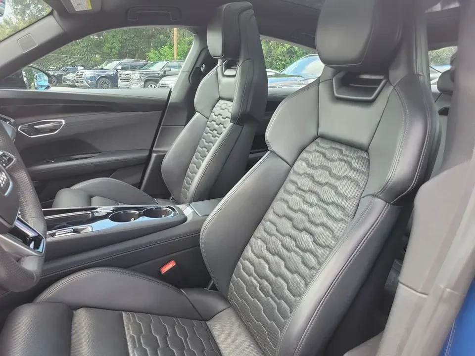 2024 Audi e-tron GT - Image 7 of 9