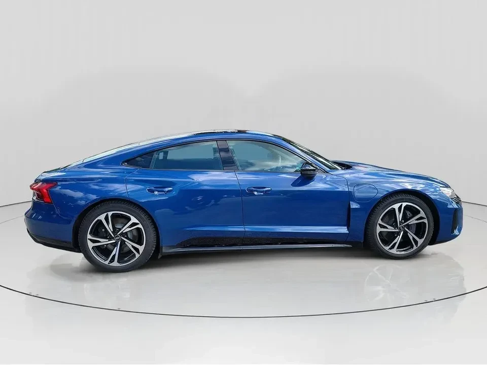 2024 Audi e-tron GT - Image 4 of 9