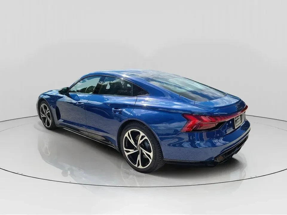 2024 Audi e-tron GT - Image 2 of 9