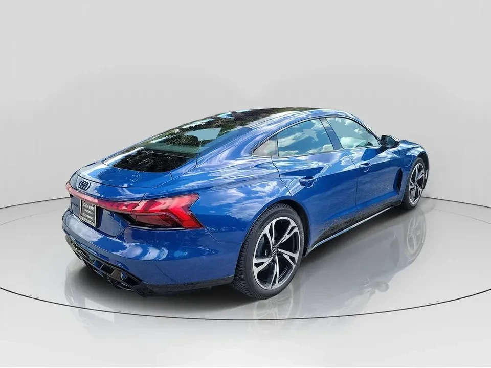 2024 Audi e-tron GT - Image 5 of 9