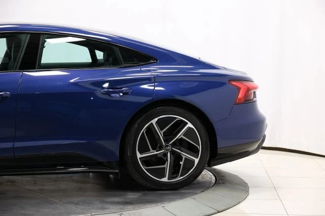 2024 Audi e-tron GT - Image 10 of 12