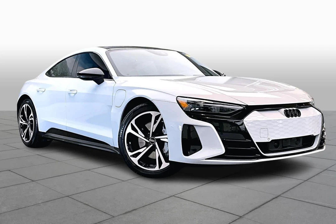 2024 Audi e-tron GT - Image 3 of 12