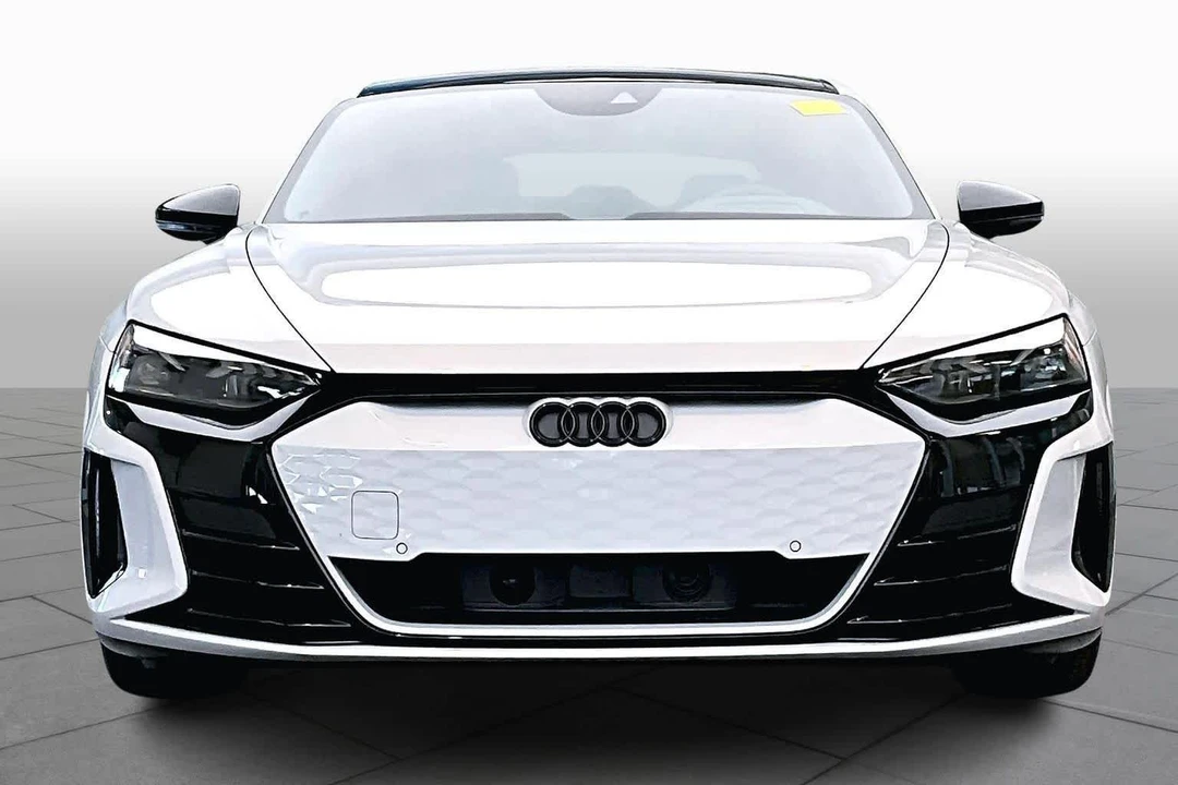 2024 Audi e-tron GT - Image 4 of 12