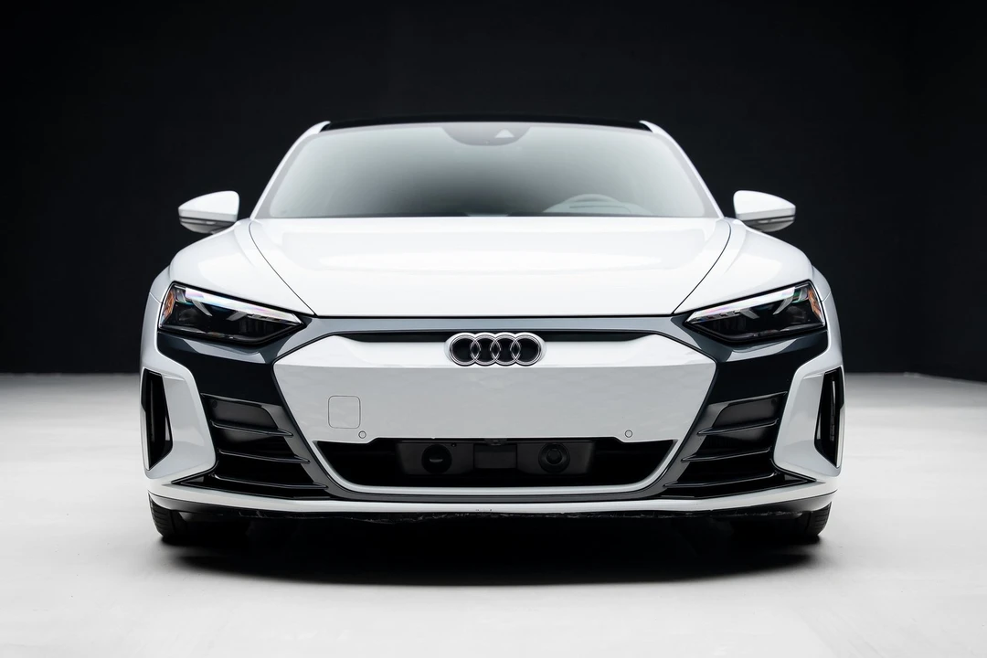 2024 Audi e-tron GT - Image 7 of 12