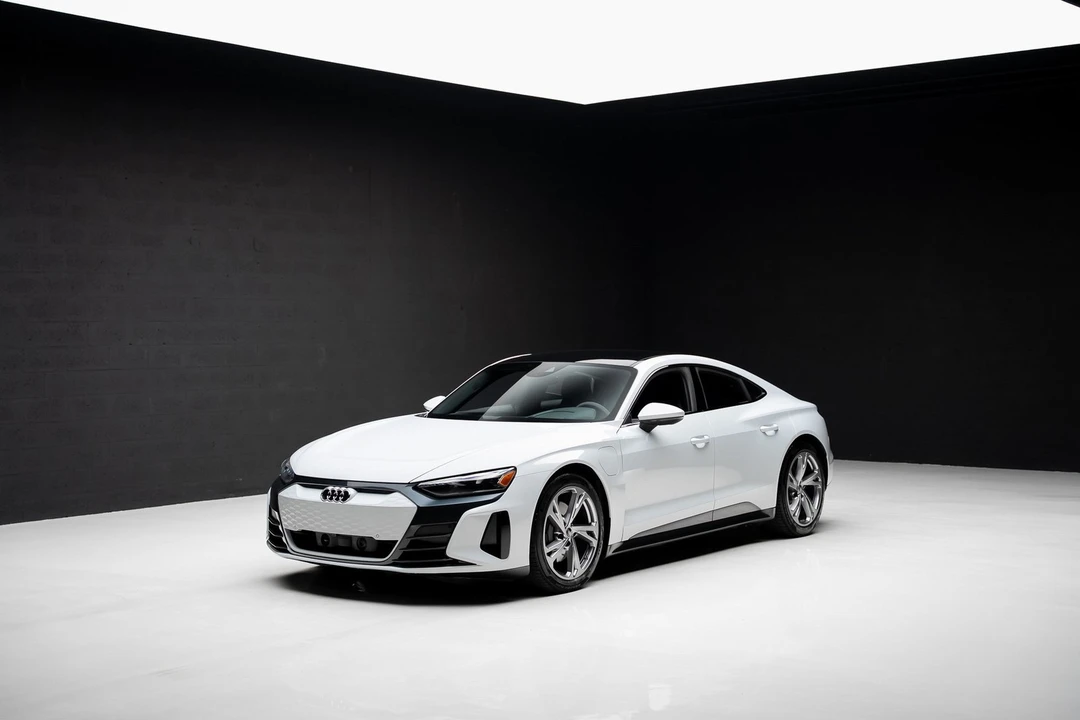 2024 Audi e-tron GT - Image 4 of 12