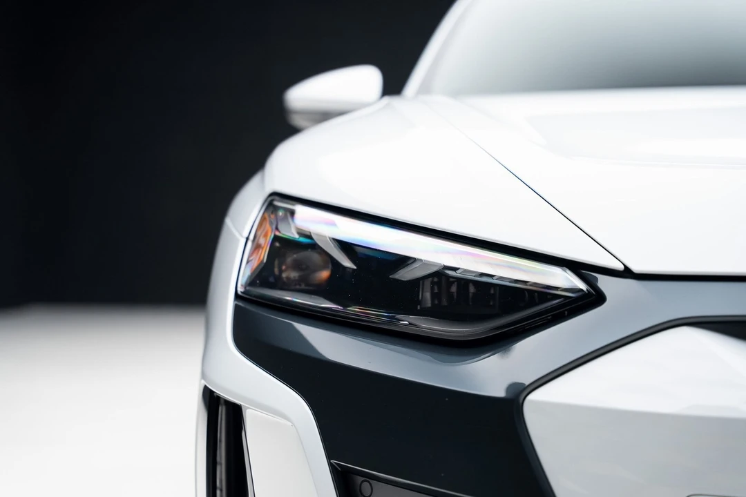 2024 Audi e-tron GT - Image 8 of 12