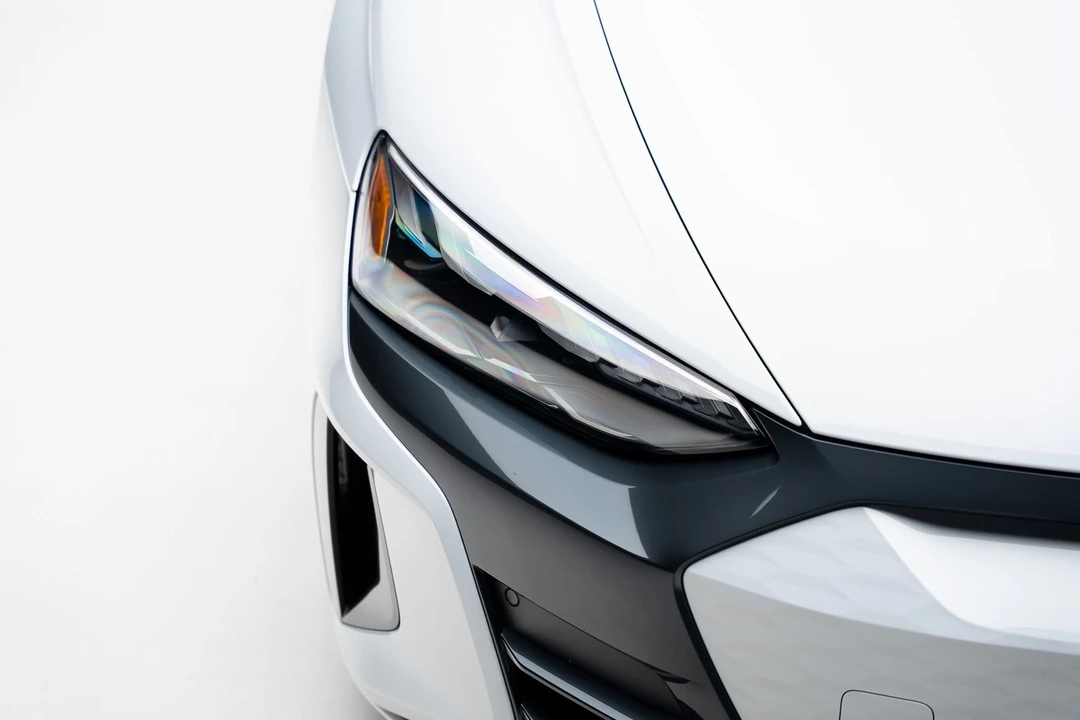 2024 Audi e-tron GT - Image 11 of 12