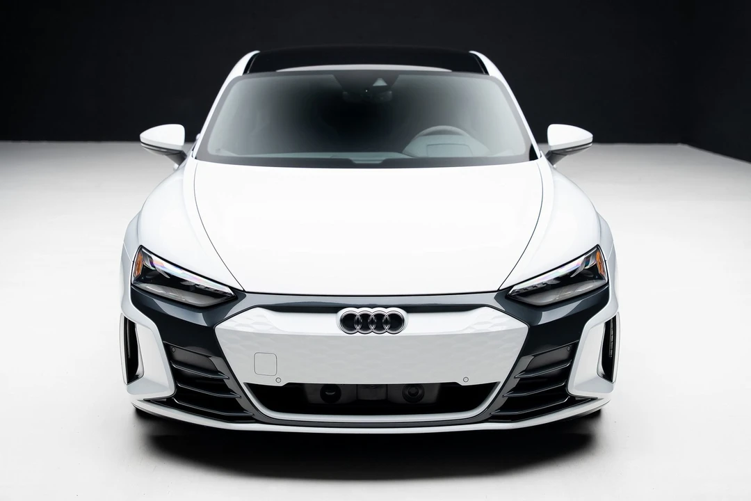 2024 Audi e-tron GT - Image 5 of 12