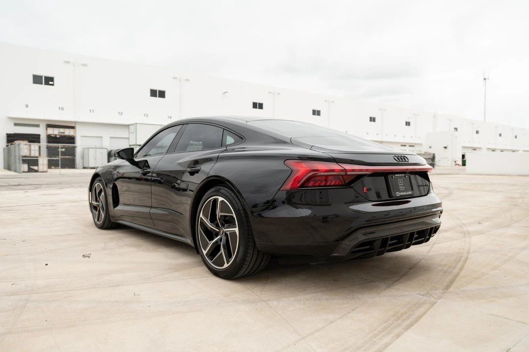 2024 Audi e-tron GT - Image 5 of 21