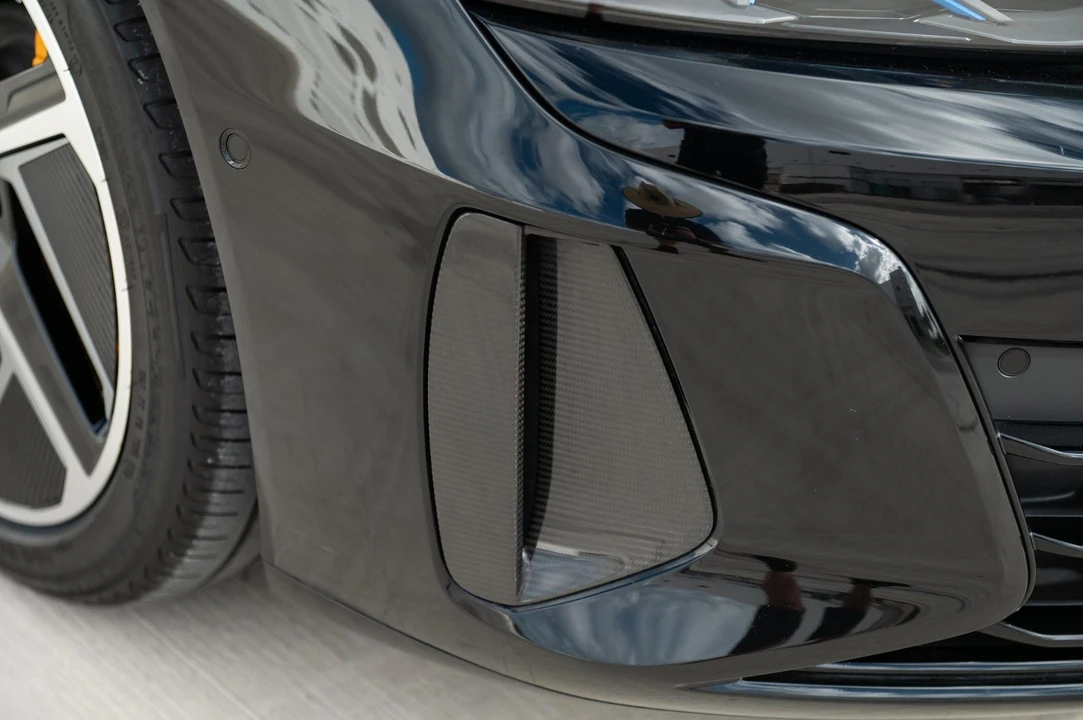 2024 Audi e-tron GT - Image 13 of 21