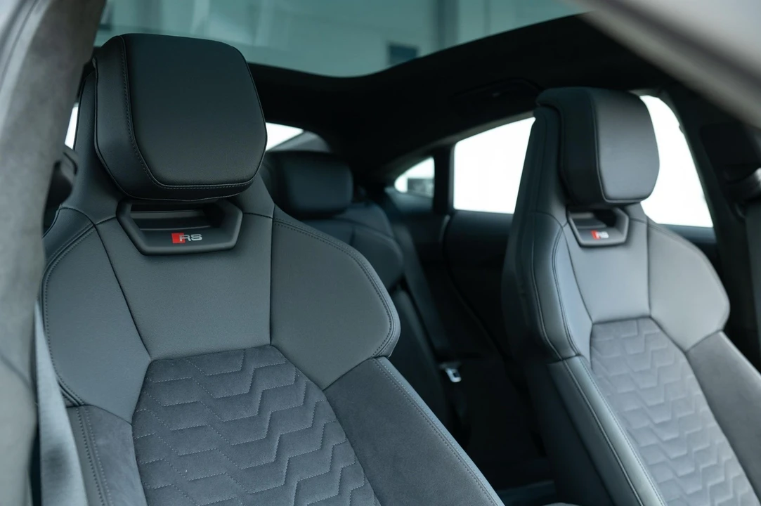 2024 Audi e-tron GT - Image 21 of 21
