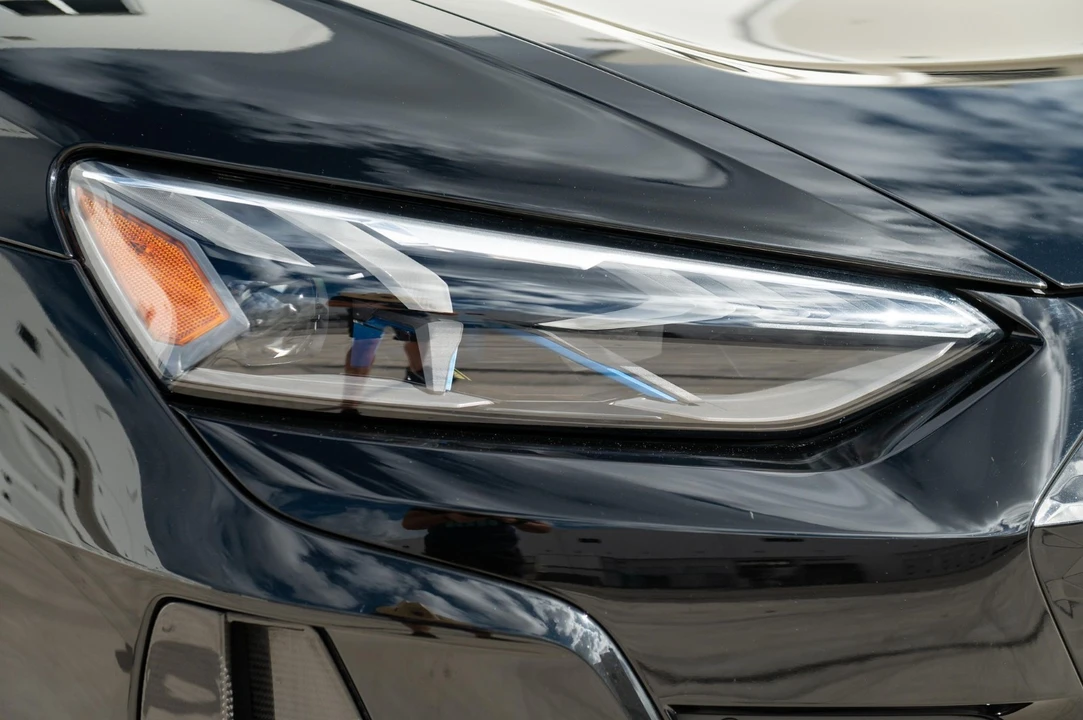 2024 Audi e-tron GT - Image 12 of 21