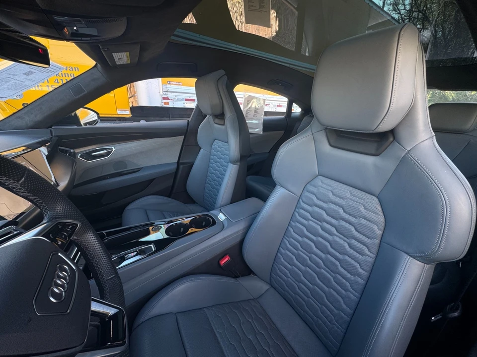 2024 Audi e-tron GT - Image 11 of 12