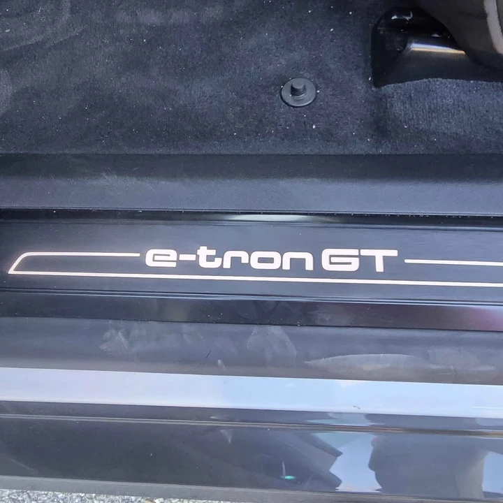 2024 Audi e-tron GT - Image 2 of 9