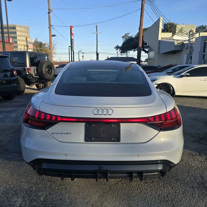 2024 Audi e-tron GT - Image 8 of 9