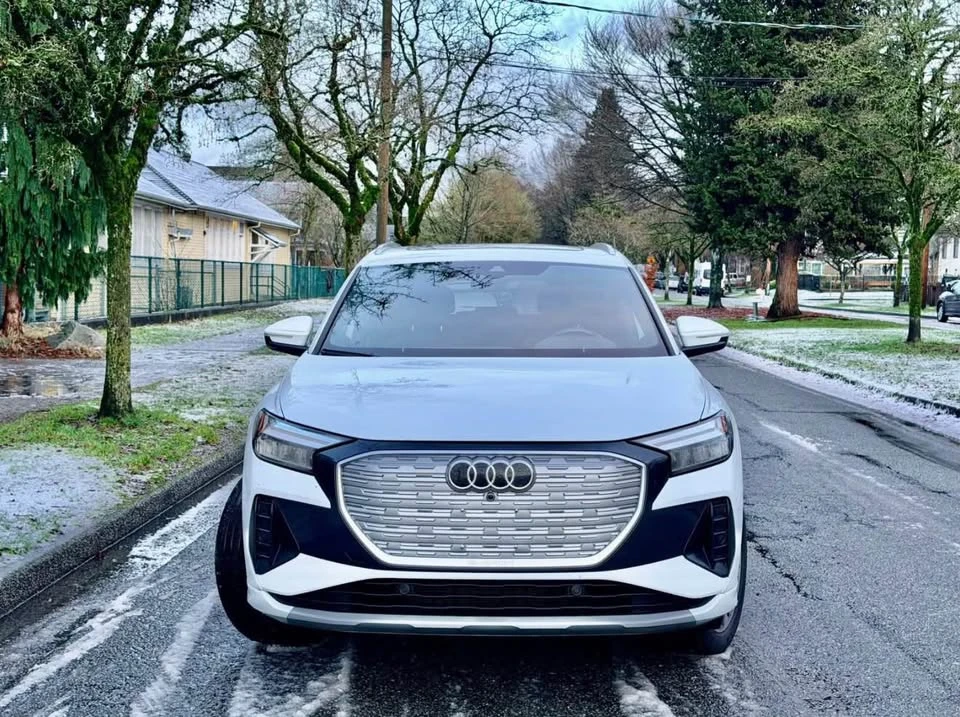2024 Audi Q4 e-tron - Image 2 of 13