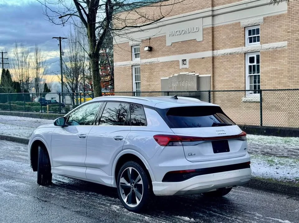 2024 Audi Q4 e-tron - Image 5 of 13