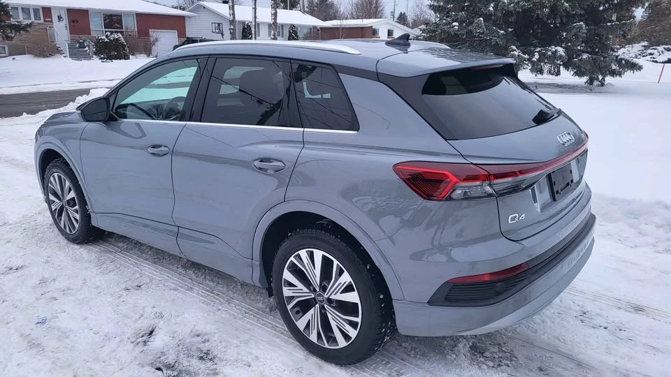 2024 Audi Q4 e-tron - Image 4 of 13