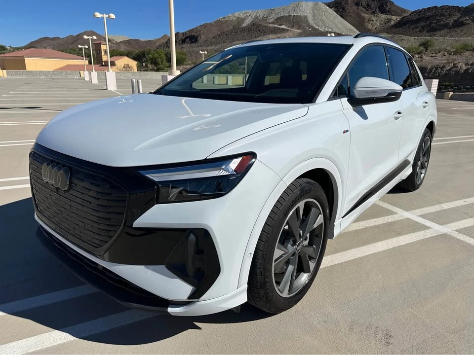 2024 Audi Q4 e-tron - Image 2 of 19
