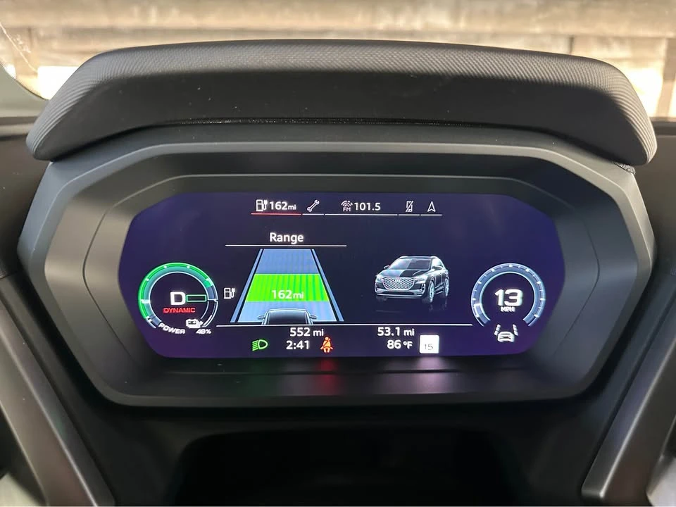 2024 Audi Q4 e-tron - Image 8 of 19
