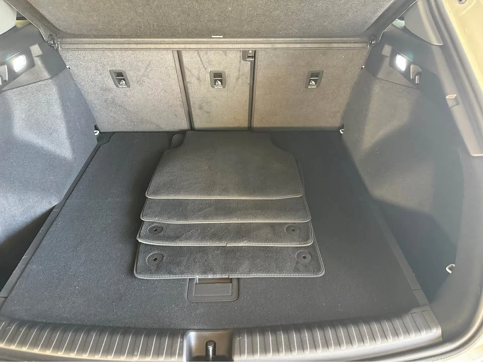 2024 Audi Q4 e-tron - Image 12 of 19