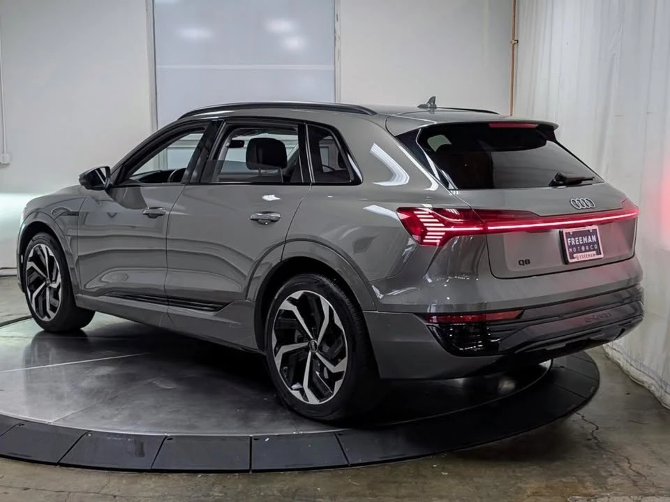 2024 Audi Q8 e-tron - Image 6 of 19