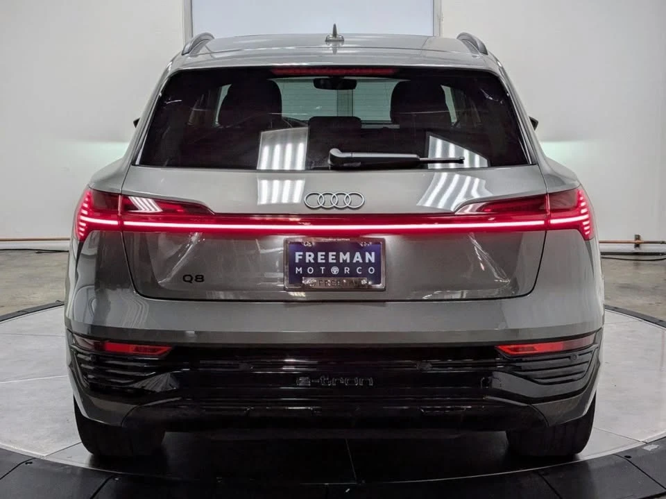 2024 Audi Q8 e-tron - Image 7 of 19