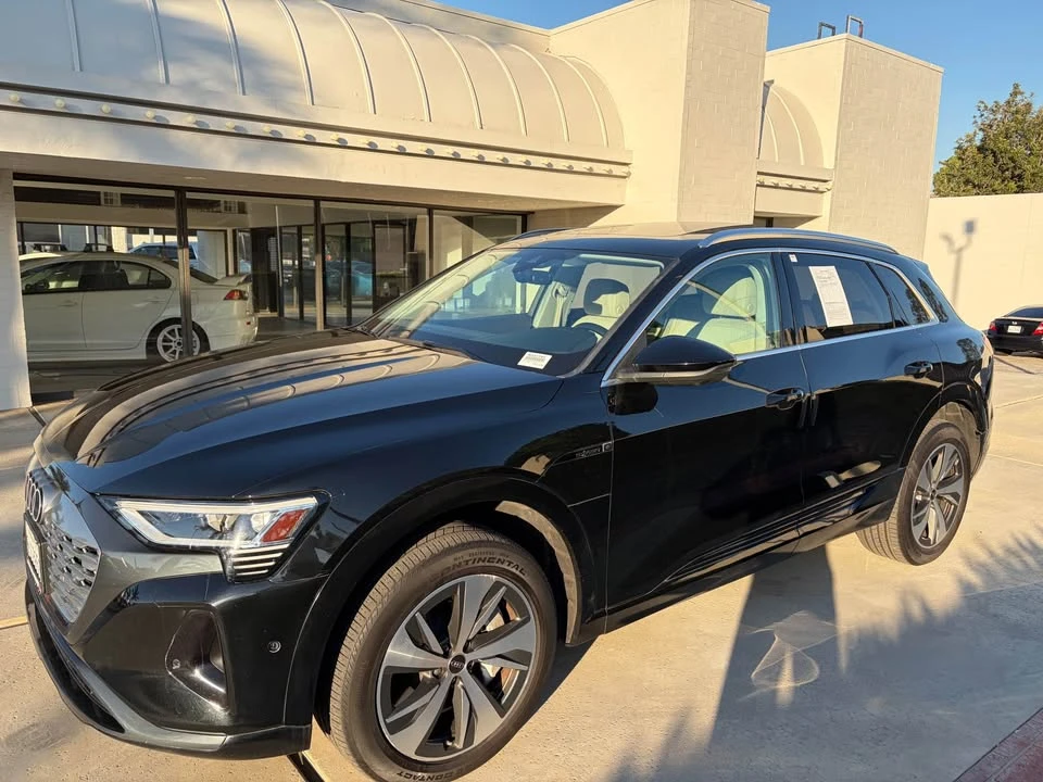 2024 Audi Q8 e-tron - Image 4 of 12
