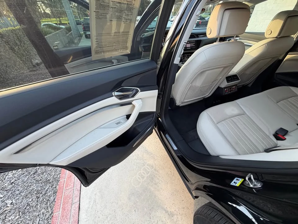 2024 Audi Q8 e-tron - Image 7 of 12