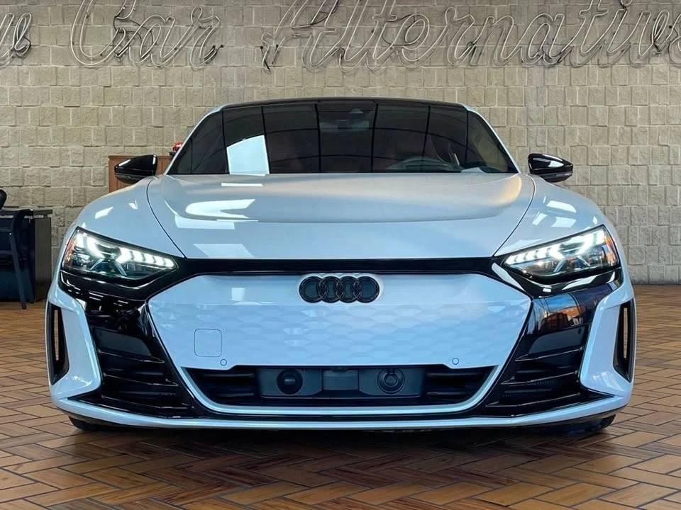 2024 Audi e-tron GT - Image 2 of 20