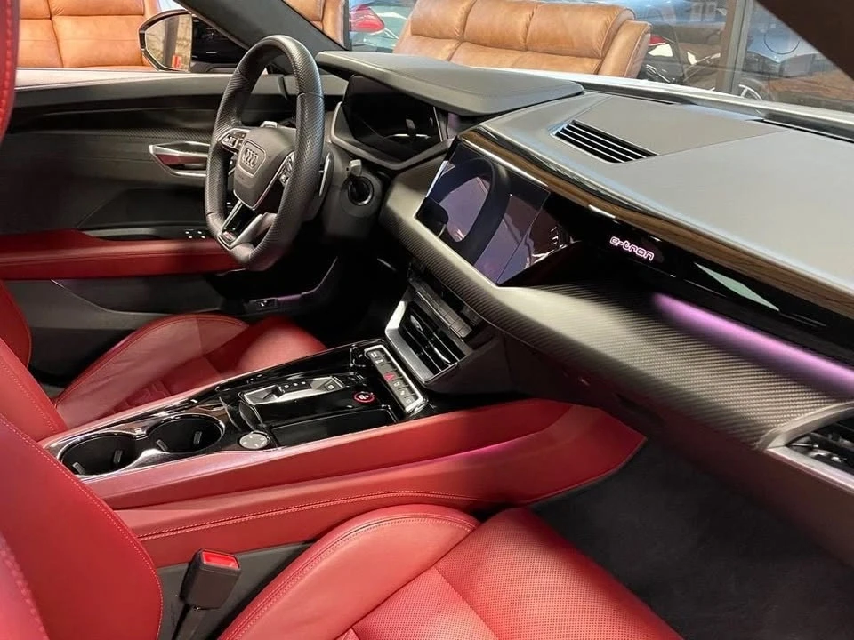 2024 Audi e-tron GT - Image 15 of 20