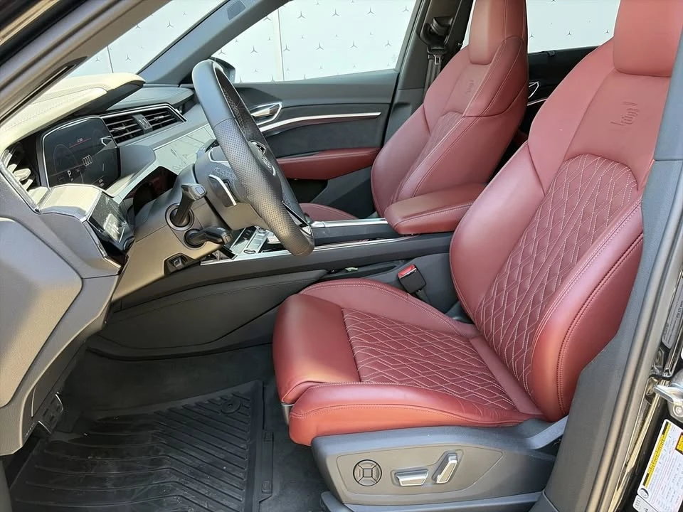 2024 Audi SQ8 e-tron - Image 17 of 19