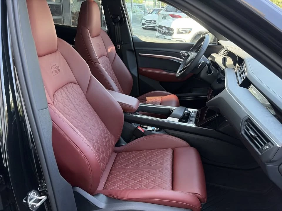 2024 Audi SQ8 e-tron - Image 16 of 19