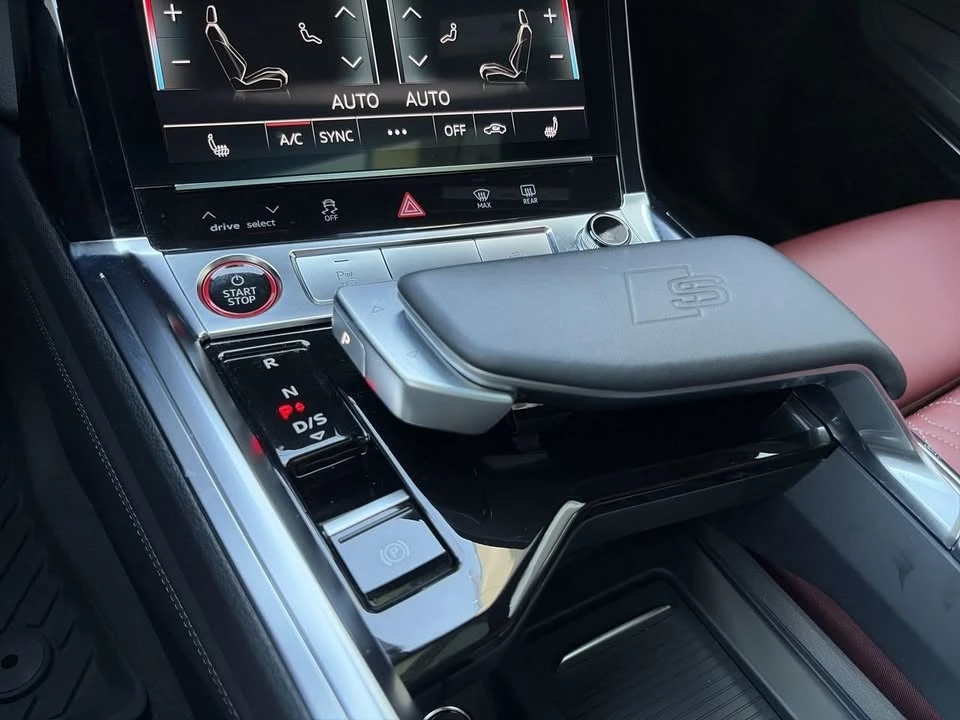 2024 Audi SQ8 e-tron - Image 12 of 19