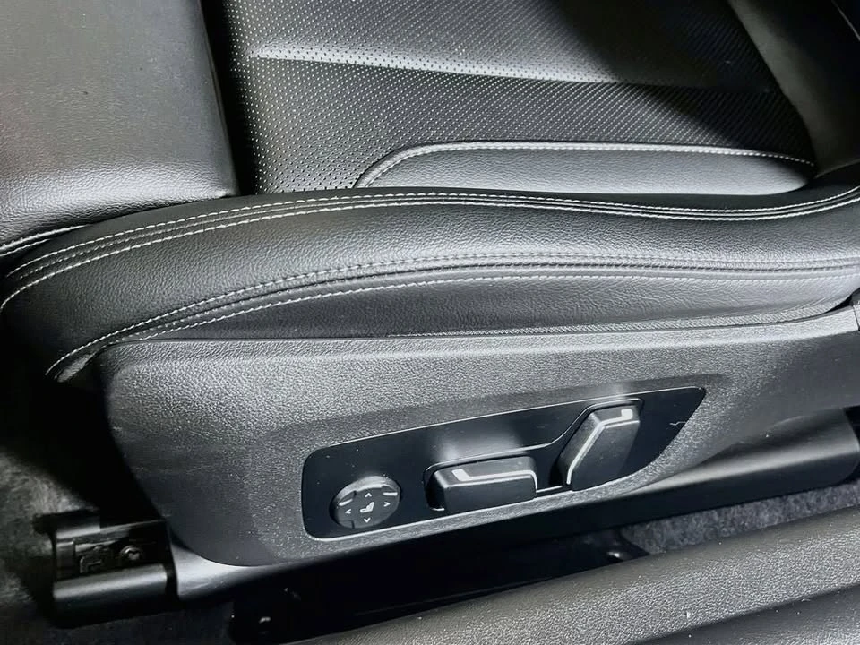2024 BMW G42 M240i - Image 17 of 19