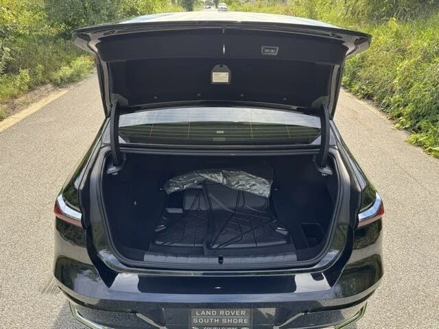 2024 BMW 5 Series - Image 18 of 21