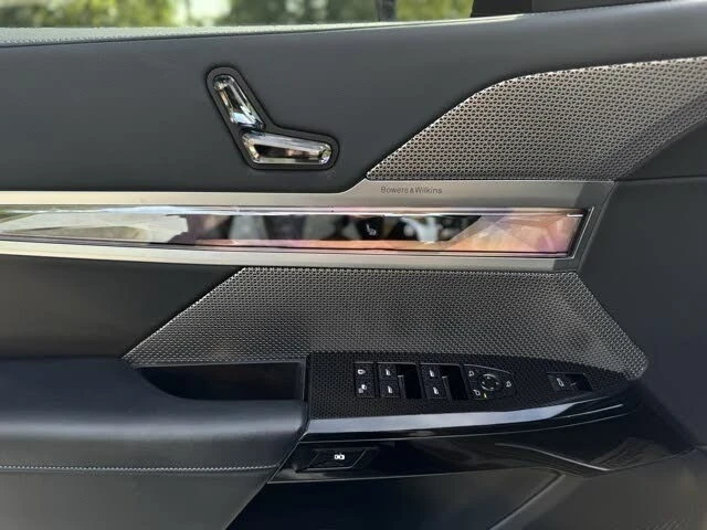 2024 BMW 5 Series - Image 15 of 21
