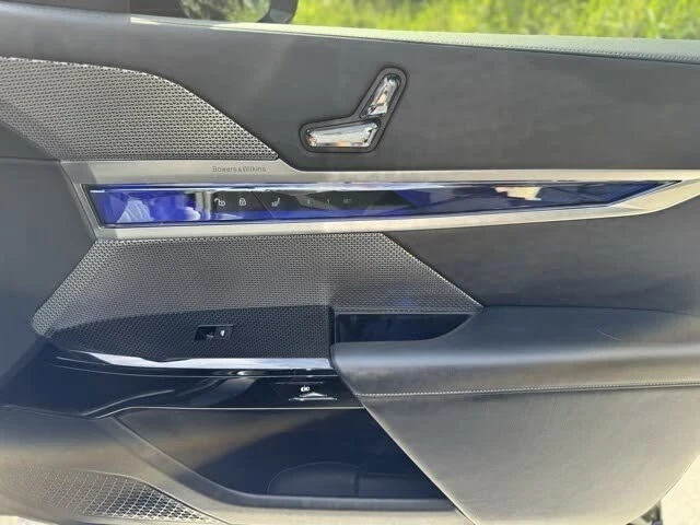 2024 BMW 5 Series - Image 12 of 21