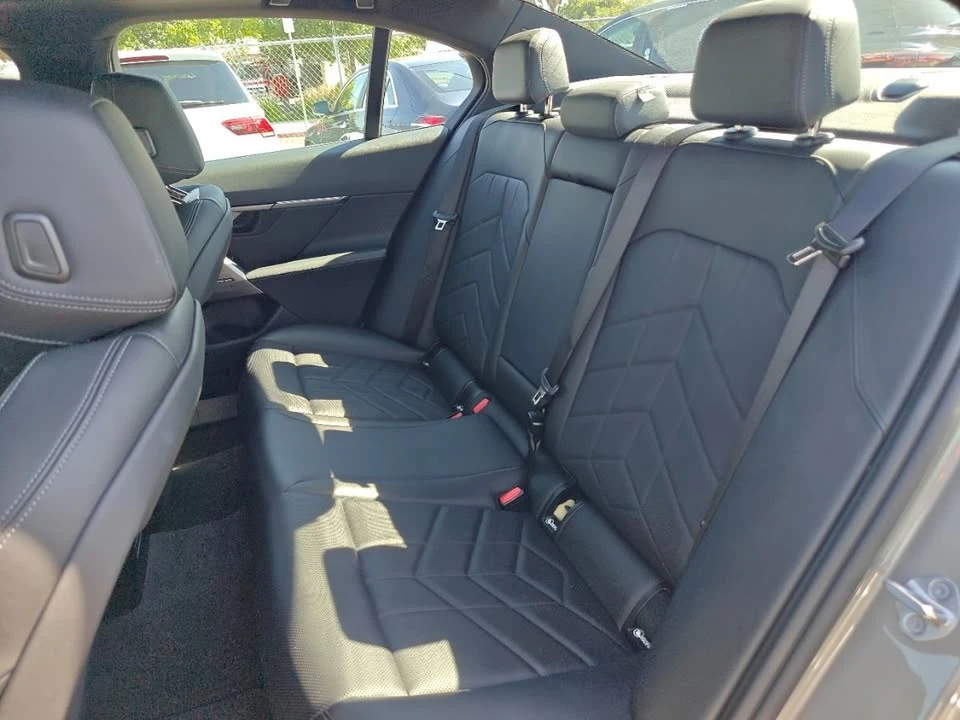 2024 BMW 5 Series - Image 9 of 19