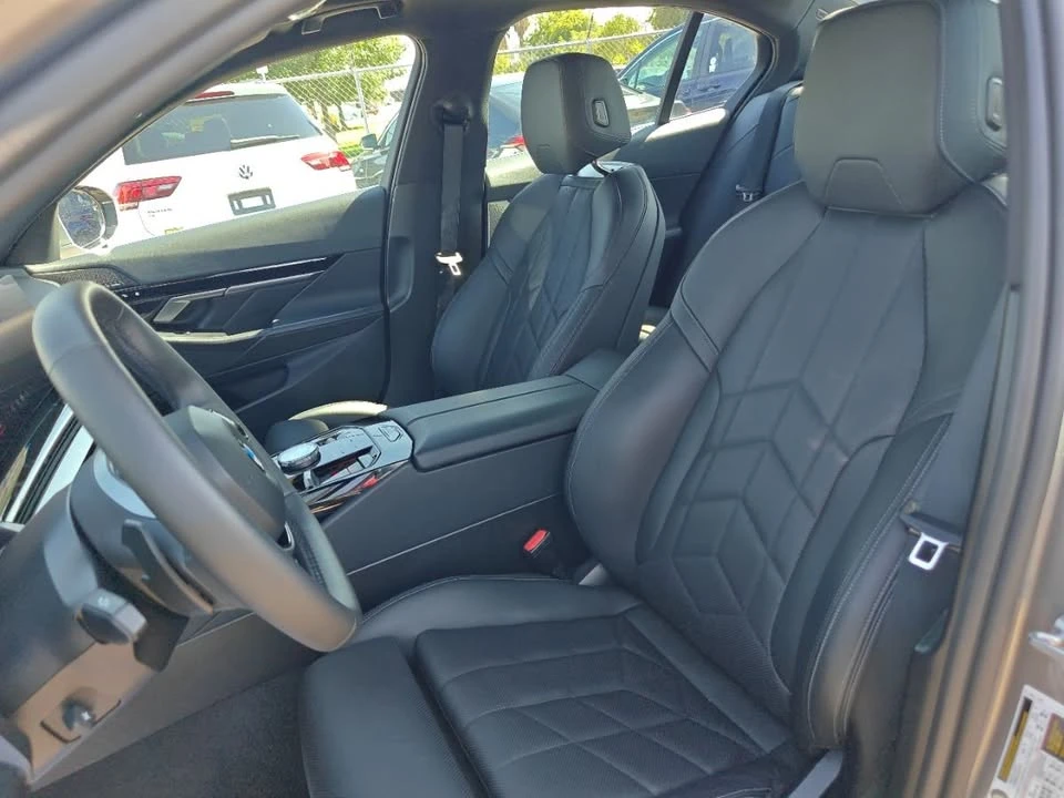 2024 BMW 5 Series - Image 14 of 19
