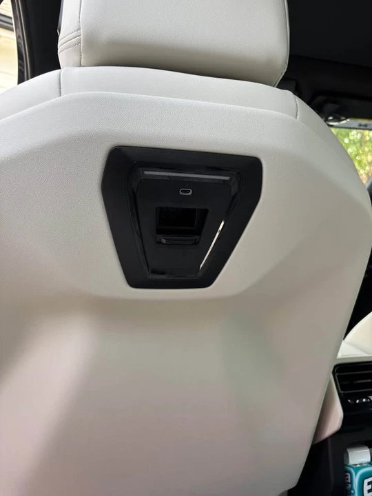 2024 BMW 5 Series - Image 9 of 12
